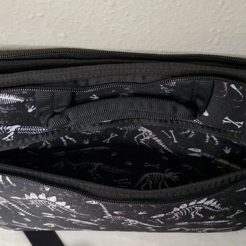 NWOT Dinosaur Skelton & Bones Kids School Book Bag Computer Bag Backpack